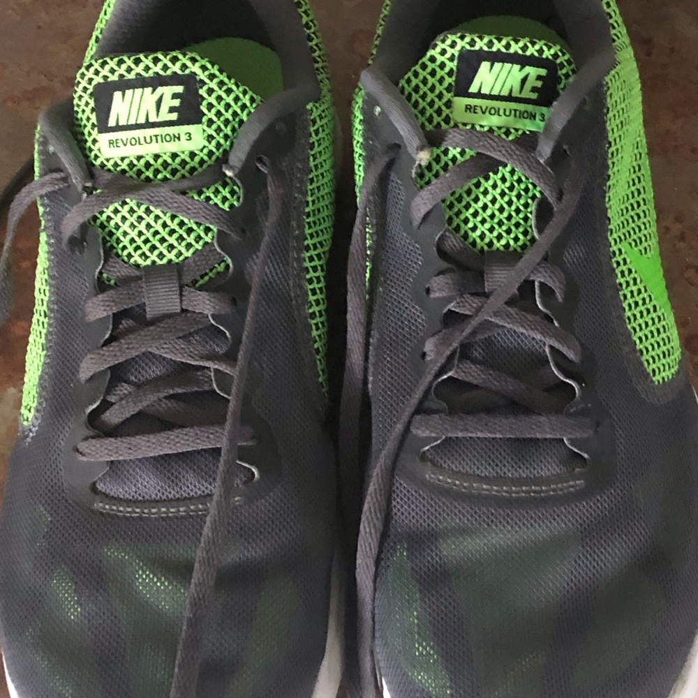 Nike Revolution 3